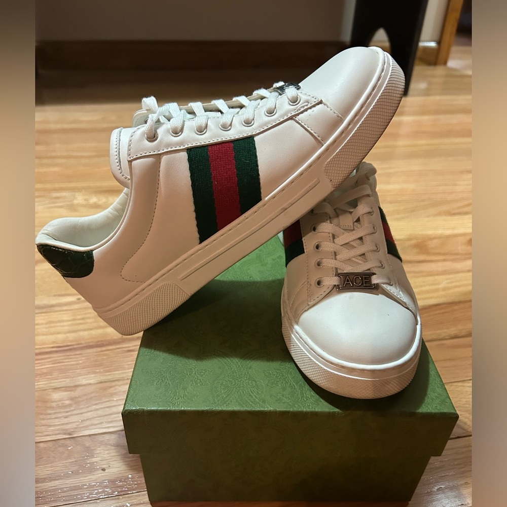 Women’s Gucci ace leather Web low top sneakers size 37 1/2